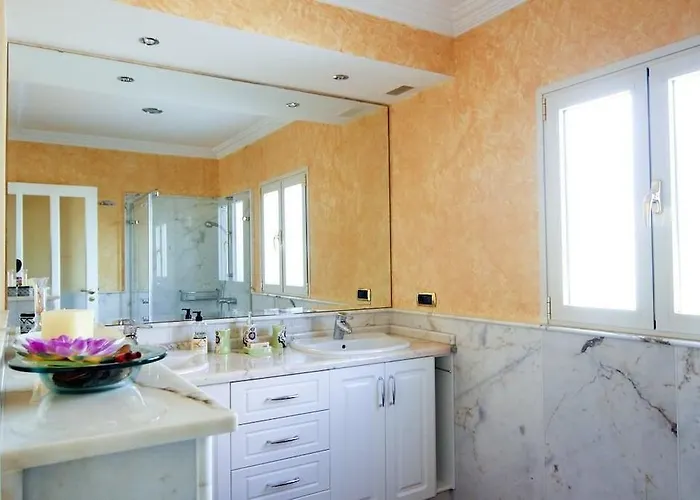 Chiara San Miguel de Abona